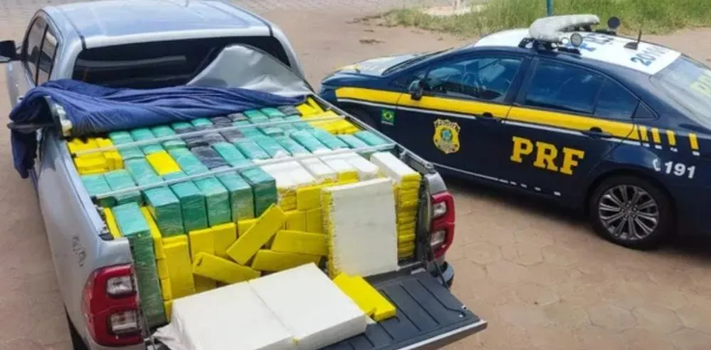 PRF apreende na BR-267, 1,2 tonelada de maconha em Hilux roubada
