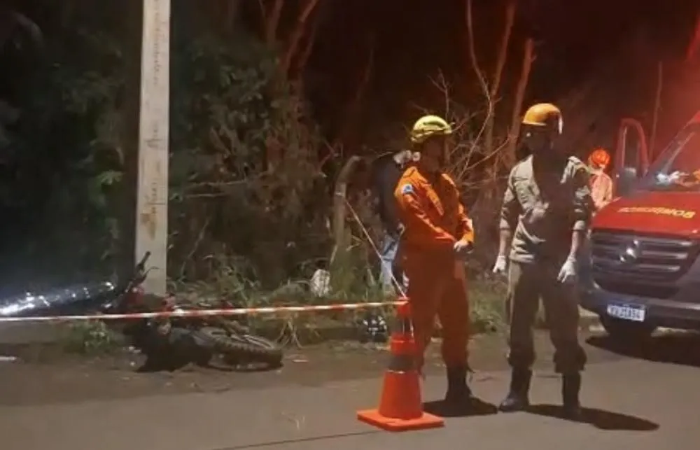  Motociclista morre após colidir contra poste em bairro de Ponta Porã