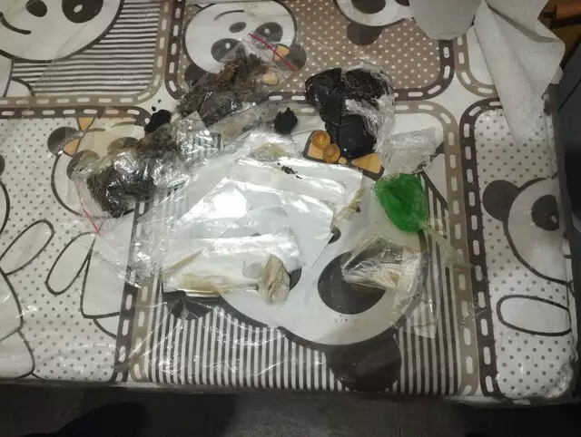 Mulher é presa ao tentar entrar em presídio de Dourados com drogas escondidas no sutiã