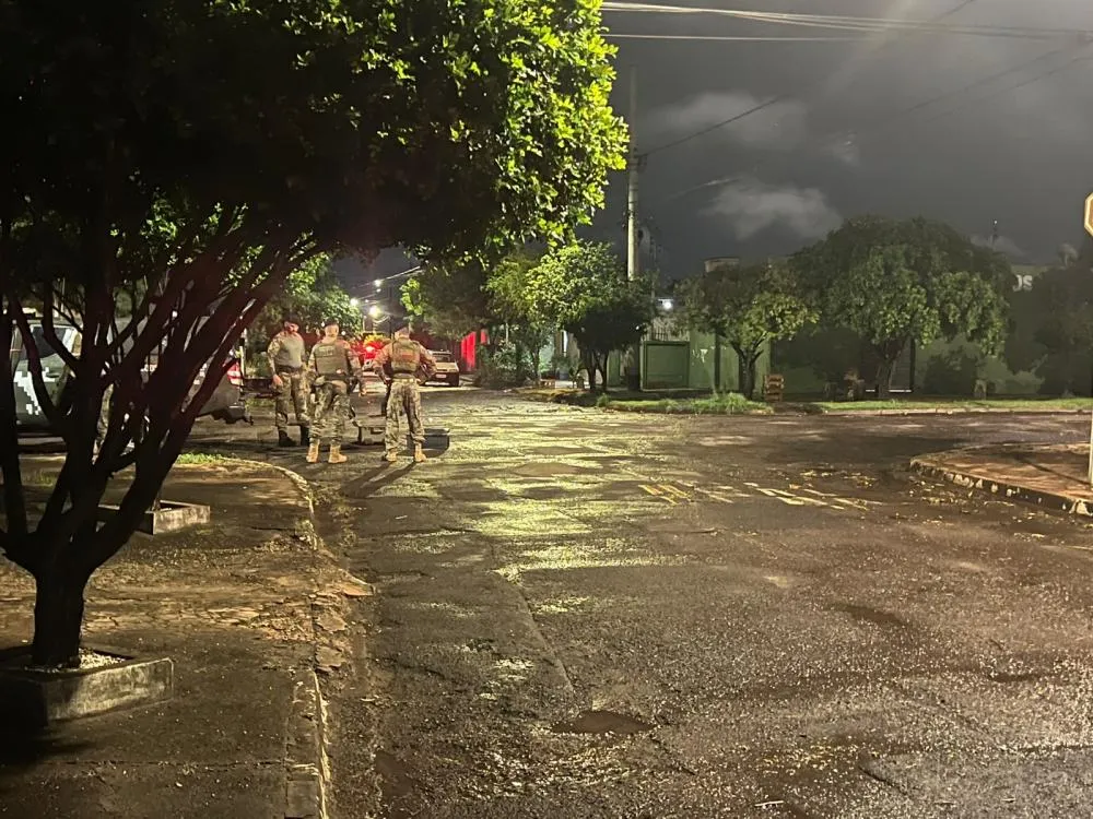 BOPE descarta explosivo em mala abandonada na calçada em Campo Grande