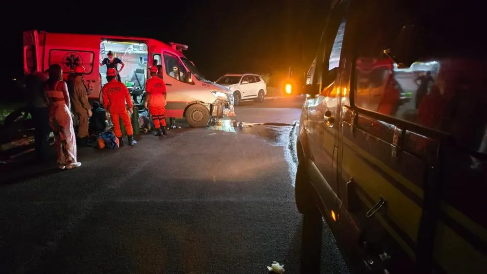 Acidente de ambulância com gestante entubada deixa seis feridos